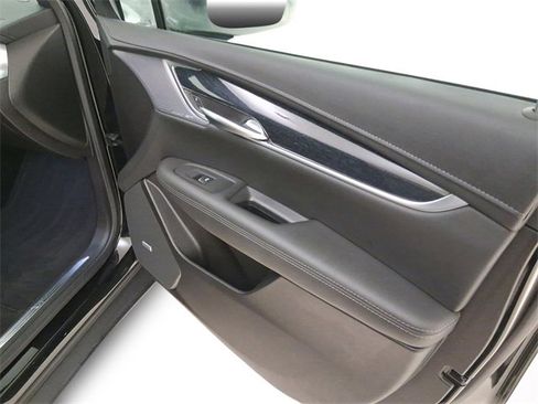 Used 2025 Cadillac XT5 Premium Luxury image 15