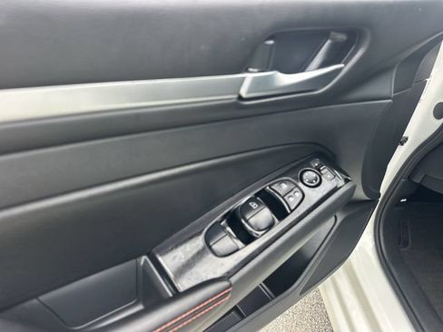 Used 2024 Nissan Altima 2.5 SR AWD/4WD image 17