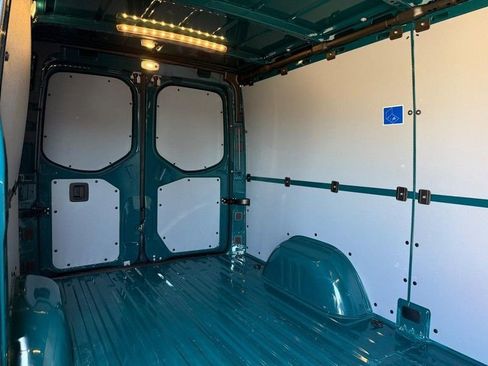 Used 2025 Mercedes-Benz Sprinter 2500 image 9