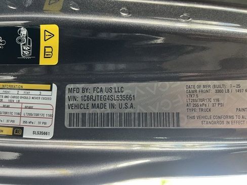 New 2025 Jeep Gladiator Mojave w/ Convenience Group image 30