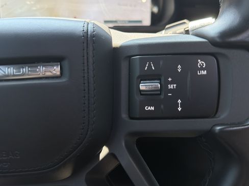 Used 2022 Land Rover Defender 110 X-Dynamic HSE AWD/4WD image 31