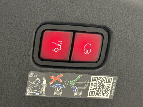 Certified 2024 Mercedes-Benz CLE 300 4MATIC Coupe image 20