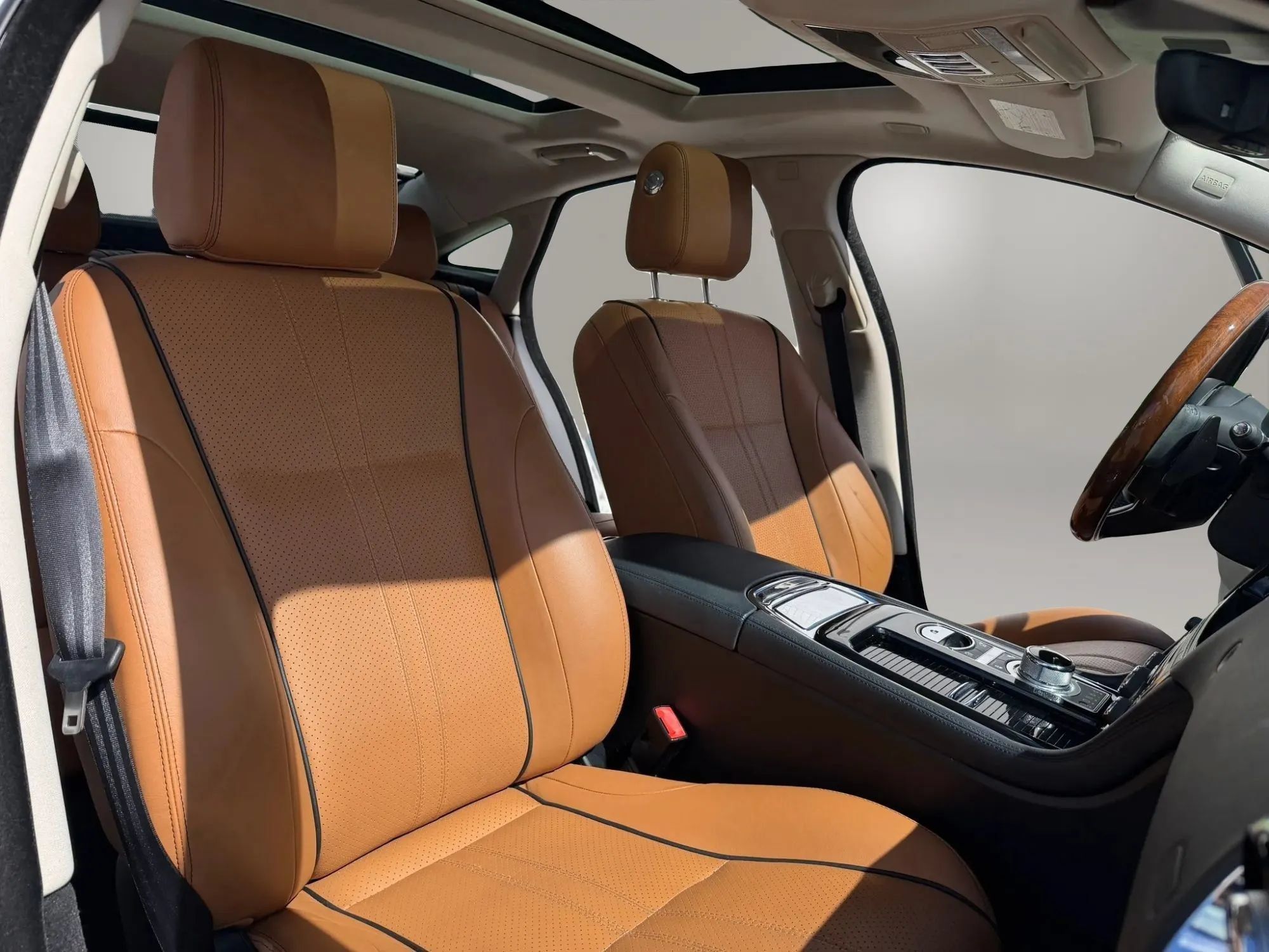 Used 2018 Jaguar XJ R-Sport RWD image 17