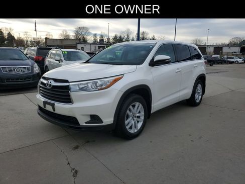 Used 2016 Toyota Highlander LE image 2