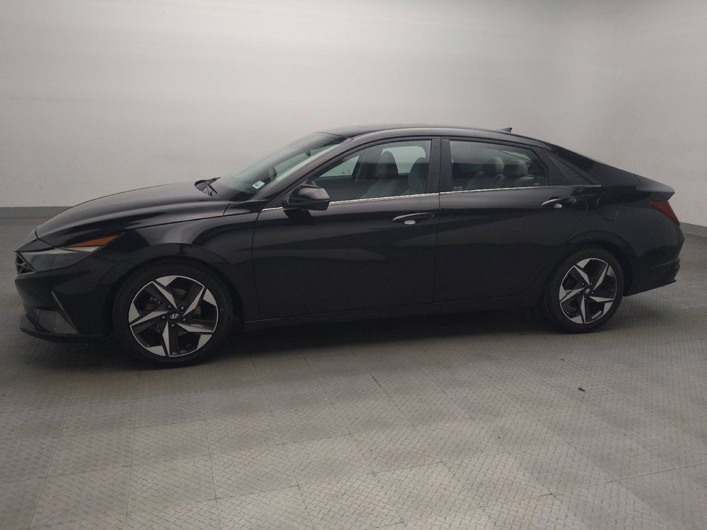 Used 2021 Hyundai Elantra Limited FWD image 2