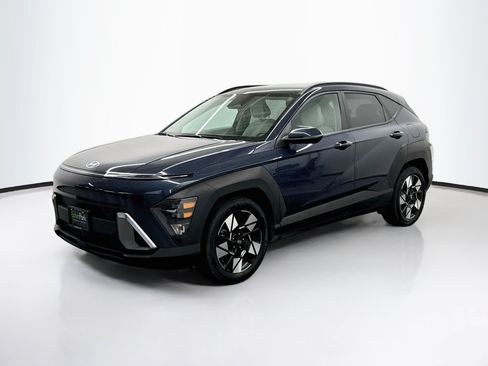 Used 2025 Hyundai Kona SEL FWD image 3