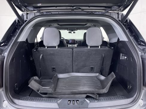 Used 2021 Ford Explorer XLT w/ Equipment Group 202A AWD/4WD image 24