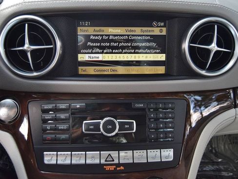 Used 2013 Mercedes-Benz SL 550 image 31