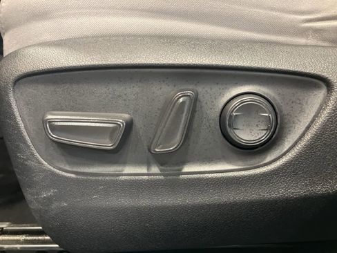 Used 2023 Toyota RAV4 XLE FWD image 11