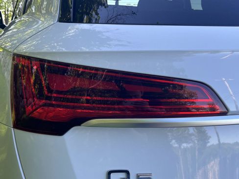 Used 2023 Audi Q5 2.0T Premium Plus w/ Premium Plus Package AWD/4WD image 29