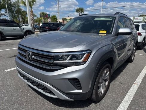 Used 2023 Volkswagen Atlas SE image 3