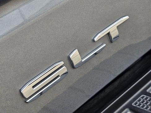 Used 2021 GMC Sierra 1500 SLT image 17