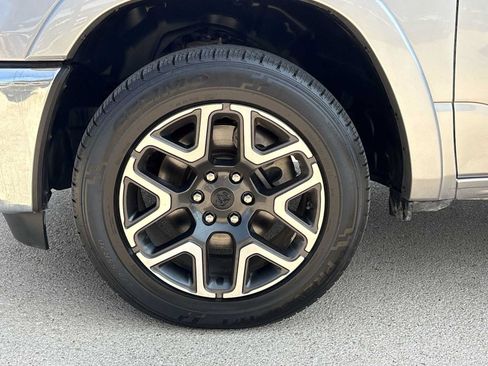 Used 2025 RAM 1500 Laramie AWD/4WD image 12