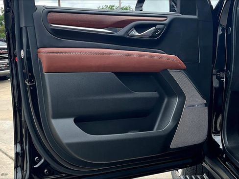 Used 2023 GMC Yukon Denali Ultimate image 22