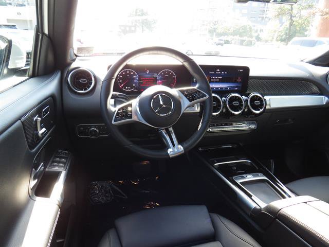 Used 2026 Mercedes-Benz GLB 250 4MATIC image 10