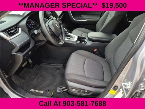 Used 2021 Toyota RAV4 XLE image 18