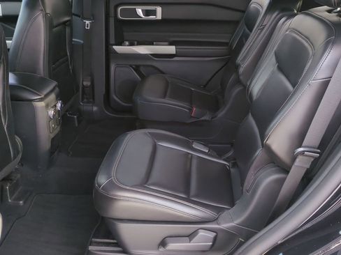 Certified 2021 Ford Explorer XLT w/ Equipment Group 202A image 23