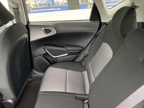 Certified 2022 Kia Soul LX w/ Technology Package image 28