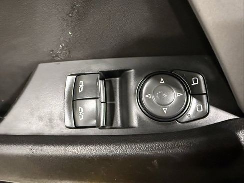 Used 2019 Chevrolet Camaro LT image 9