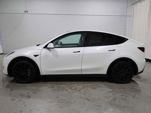 Used 2020 Tesla Model Y Long Range image 2