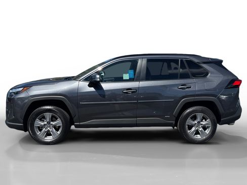 Used 2025 Toyota RAV4 XLE AWD/4WD image 2