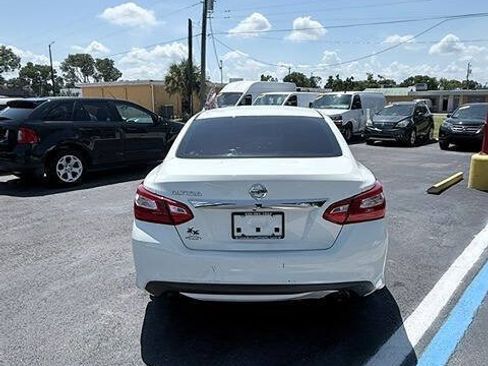 Used 2017 Nissan Altima 2.5 S w/ Power Driver Seat Package FWD image 6