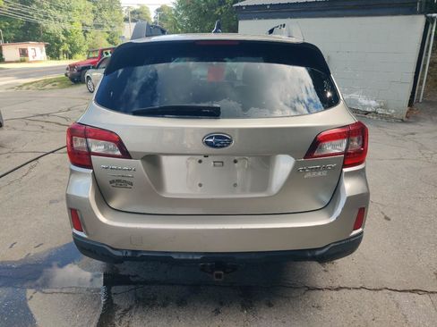 Used 2016 Subaru Outback 2.5i Limited AWD/4WD image 5