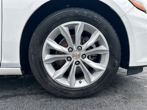 Used 2023 Chevrolet Malibu LT image 13