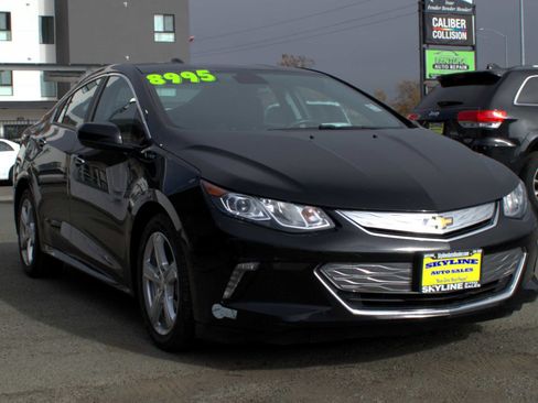 Used 2017 Chevrolet Volt LT w/ Comfort Package image 1