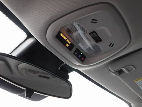 Used 2025 Chevrolet Trax LS image 34