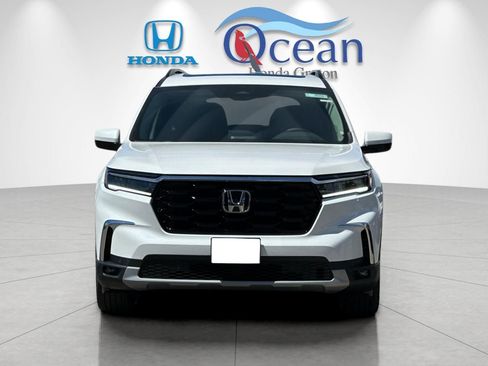 Used 2025 Honda Pilot Touring image 8