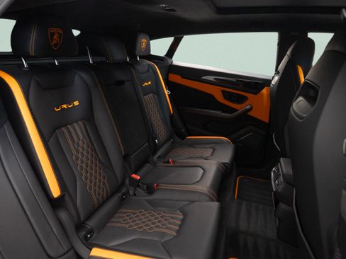 Used 2024 Lamborghini Urus S AWD/4WD image 13