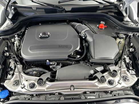 Used 2025 MINI Cooper 2-Door Hardtop image 31