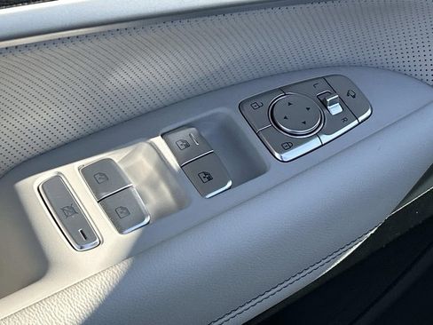 Used 2025 Genesis G70 2.5T w/ Sport Prestige Package image 18