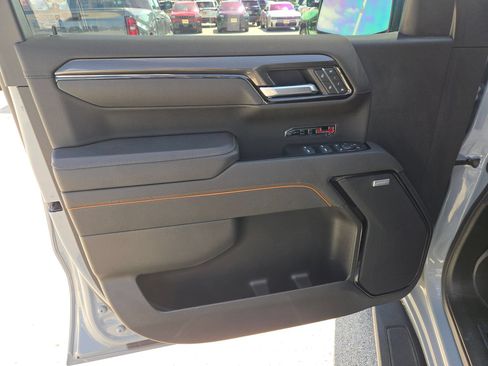 Used 2025 GMC Sierra 1500 AT4 w/ AT4 Premium Package AWD/4WD image 11