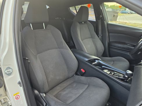 Used 2018 Toyota C-HR XLE FWD image 13