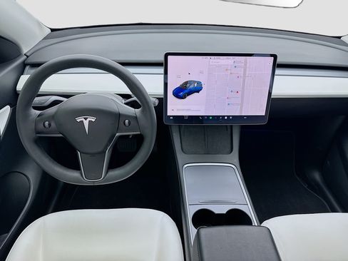 Used 2021 Tesla Model Y 2WD image 15
