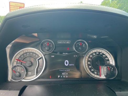 Used 2017 RAM 1500 Laramie AWD/4WD image 29