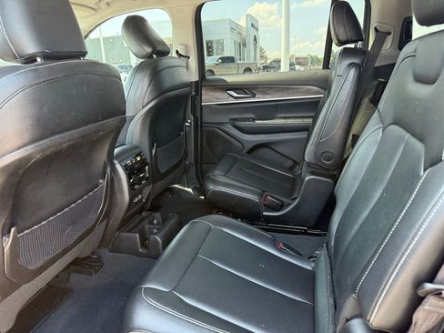 Used 2023 Jeep Grand Cherokee L Limited w/ Black Appearance Package RWD image 22