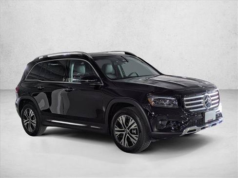 Used 2025 Mercedes-Benz GLB 250 image 5