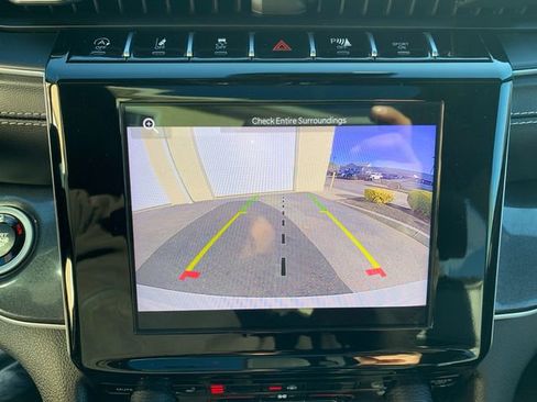 Used 2023 Jeep Grand Cherokee Altitude image 32