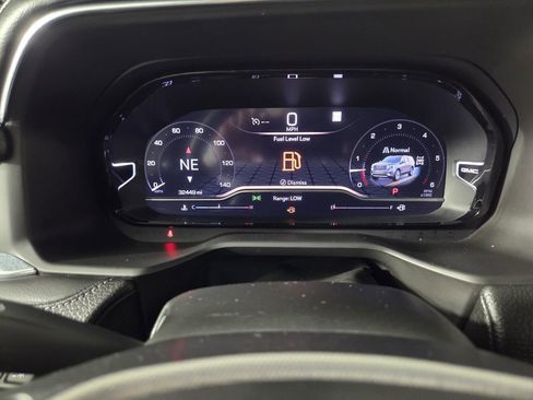 Used 2023 GMC Yukon XL Denali AWD/4WD image 16