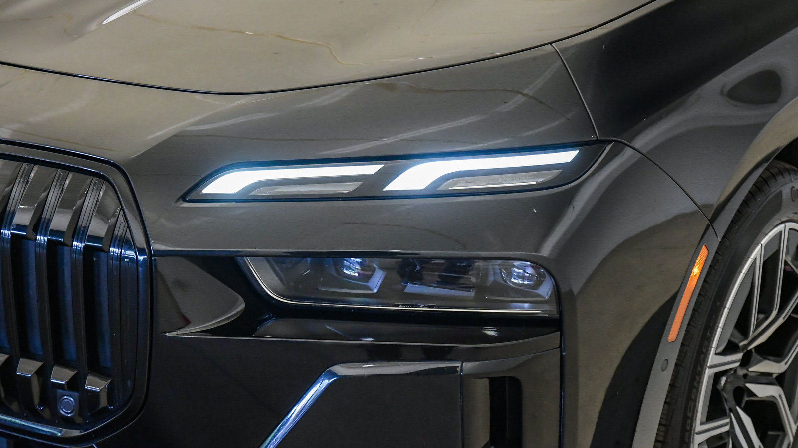 Certified 2024 BMW 740i w/ Premium Package RWD image 9