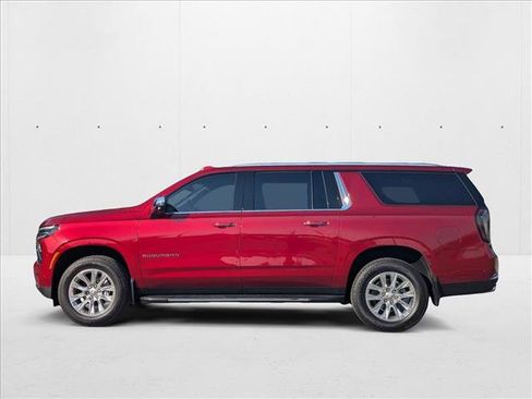 New 2025 Chevrolet Suburban Premier image 8