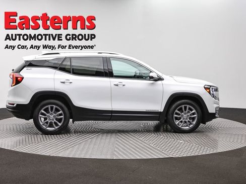 Used 2024 GMC Terrain SLT AWD/4WD image 4