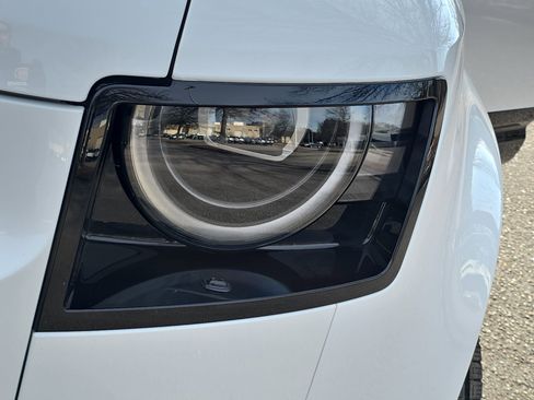 New 2026 Land Rover Defender 110 X-Dynamic SE image 31