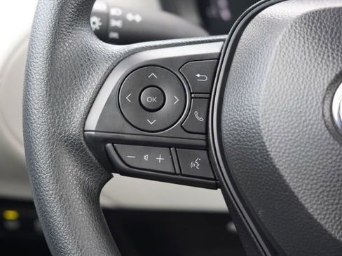 Used 2026 Toyota Corolla Cross L image 18