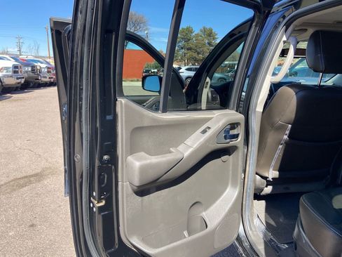 Used 2019 Nissan Frontier PRO-4X w/ Pro-4x Luxury Package image 23