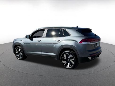 Used 2025 Volkswagen Atlas Cross Sport SE image 10