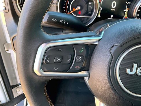 Certified 2023 Jeep Gladiator Overland image 39